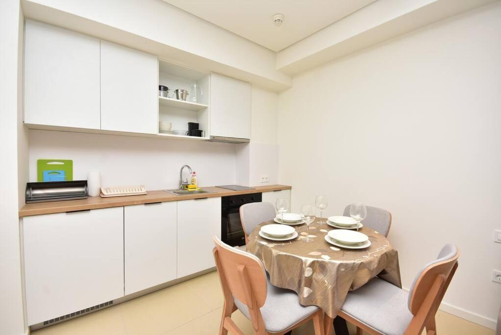 Brand New ! Seaside Apt With Poolview & Parking Budva Exterior foto
